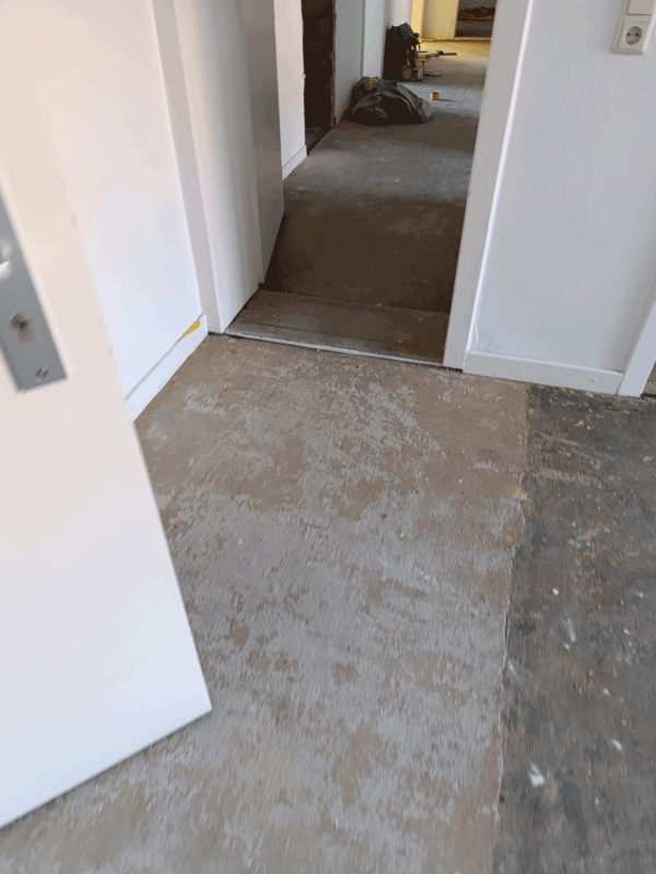 Boden nach Belagsentfernung