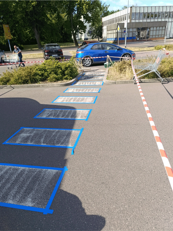 Vor Markierung Zebrastreifen